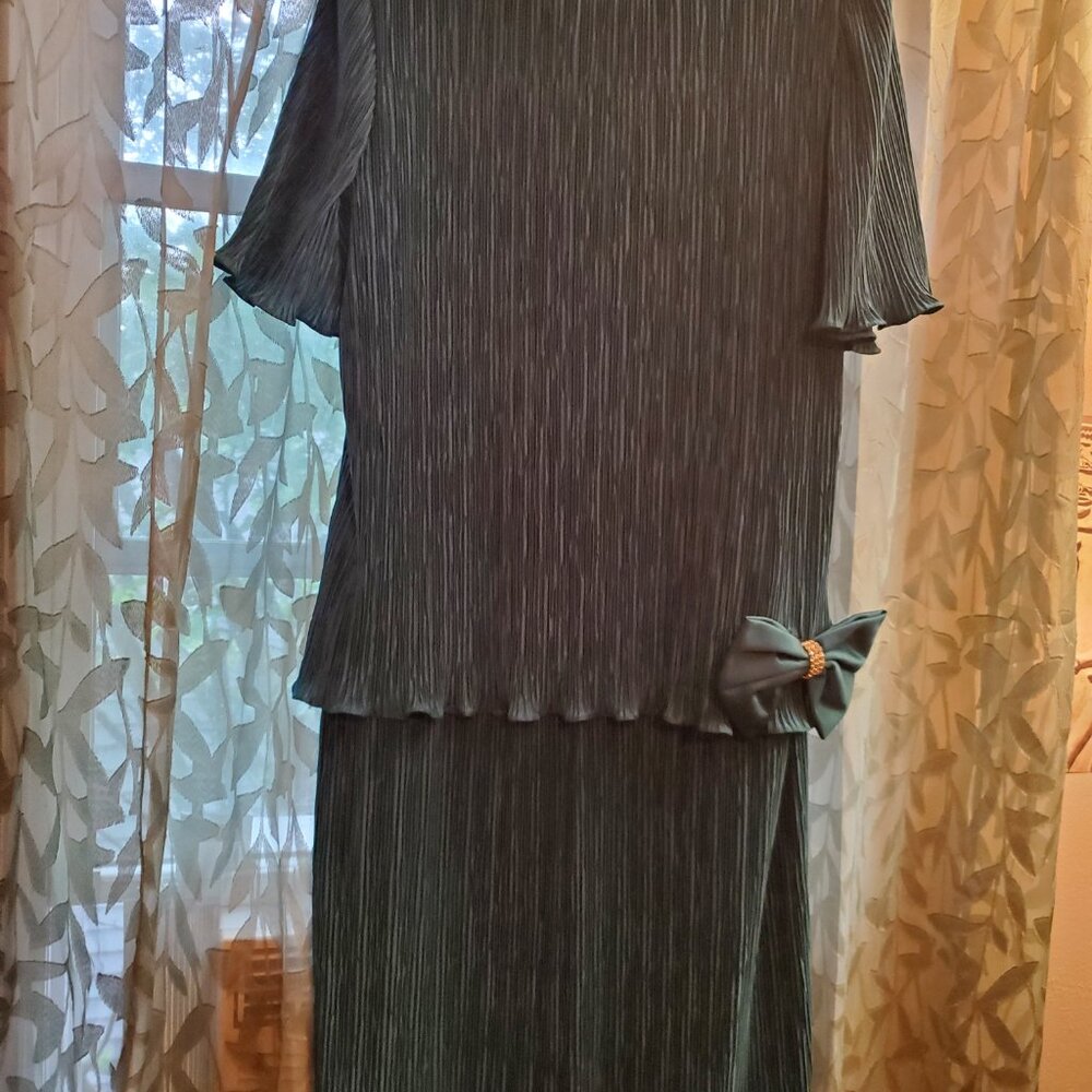 Elegant Vintage 80s-90s Size 18 evening dress by PATRA.. Made in USA.